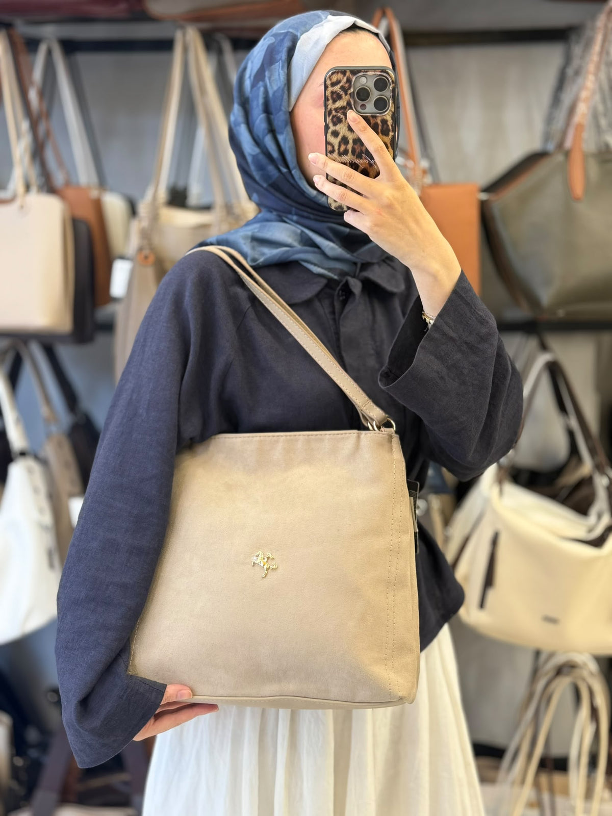 Nas Bag Kum Süet Dokulu Şık & Geniş Omuz Çantası | Zamansız Tasarım Ve Fonksiyonel Kullanım - 1394