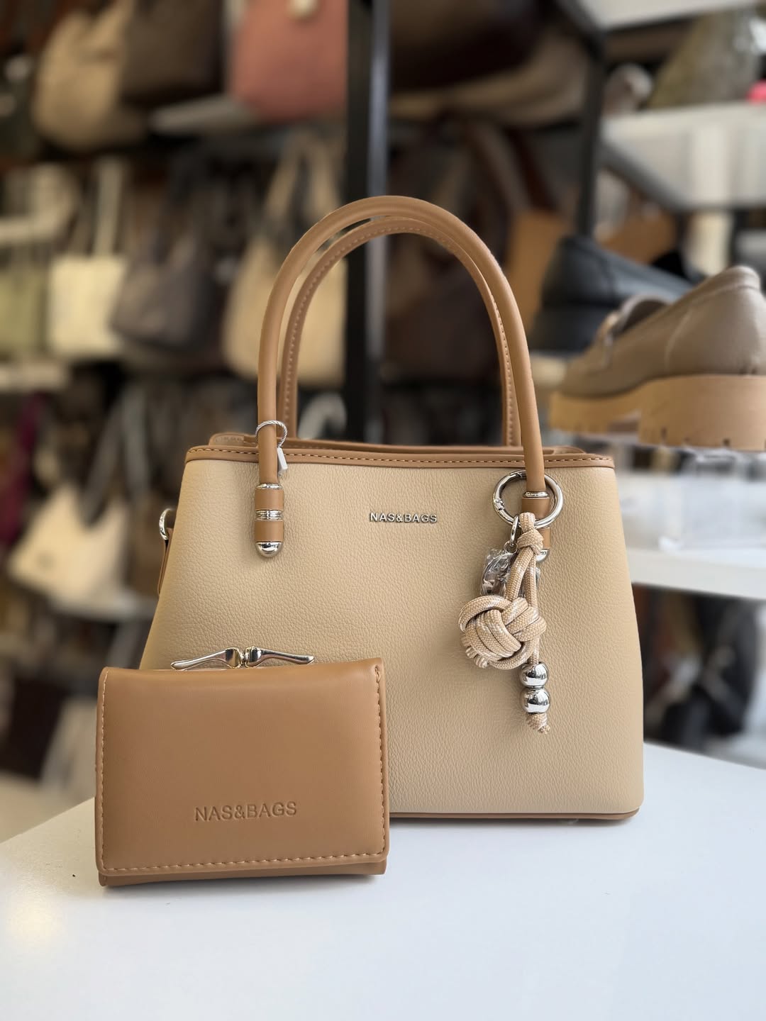 NASBAG Kum Taba Çift Bölmeli ve Cüzdan Hediyeli Premium Kadın El ve Omuz Çantası - Ns26001