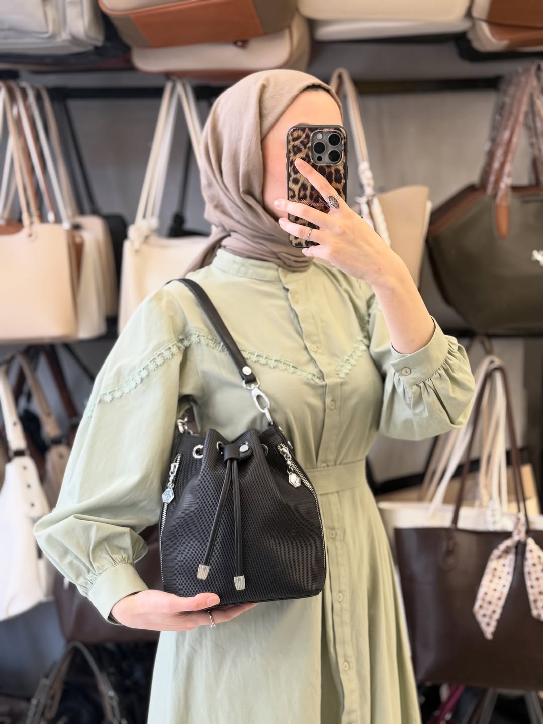Silver Polo Siyah Petek Dokulu Büzgülü Omuz Çantası - SP1135